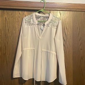 100% Polyester Blouse - lightly worn